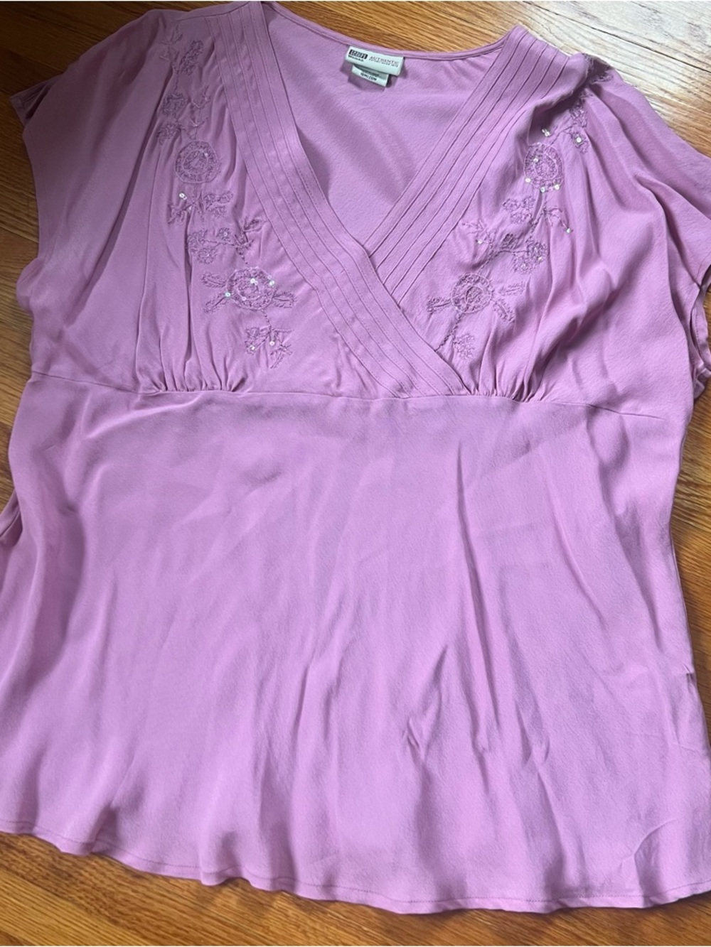 Faded Glory Lavender V-Neck Floral Embroidered Blouse